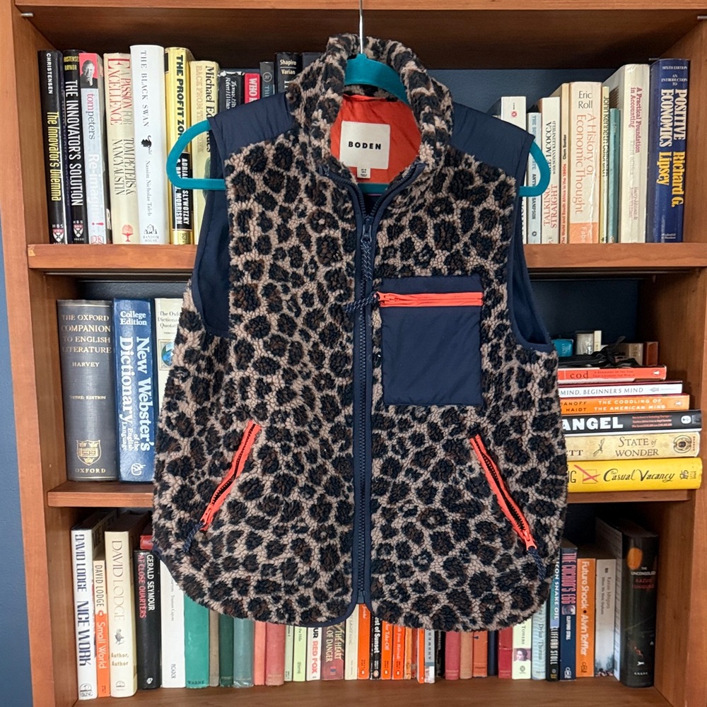 Boden Leopard Sherpa Fleece Vest Navy Coral Women's Size 6